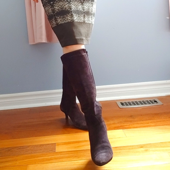 🔥Price Drop🔥🎉HP🎉Vaneli Dark Brown Suede Leather Tall Boots - Picture 4 of 9